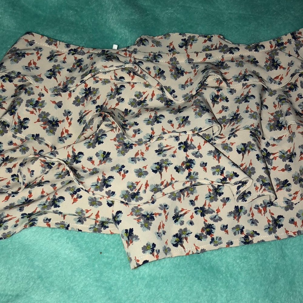 Shorts/skirt - Picture 2 of 3